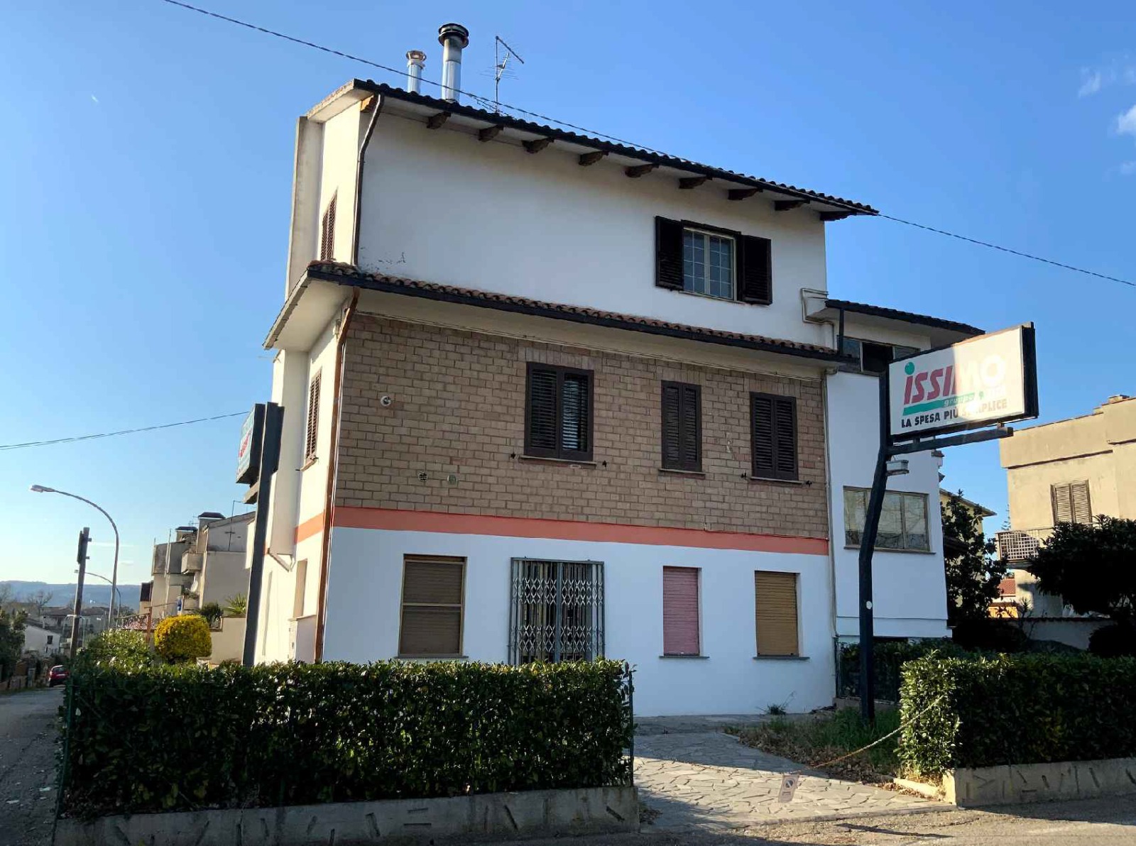 Riqualificazione Casa Trifamiliare